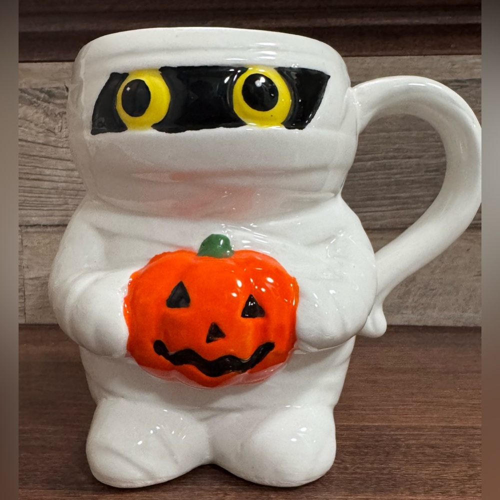 Super Cute  Boy Mummy Holding Pumpkin Halloween Mug - NEW